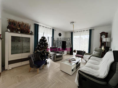 Maison - 215 m² - 6 pièces