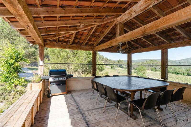 Maison - 355 m² - 12 pièces