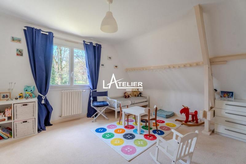 Propriété - 310 m² - 9 pièces