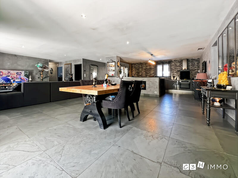 Maison - 145 m² - 5 pièces