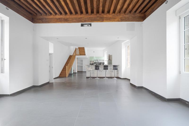 Maison - 222 m² - 9 pièces