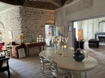 Maison - 395 m² - 12 pièces