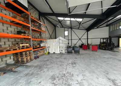 Local d'activités - 294 m²