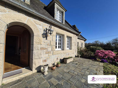 Maison traditionnelle - 142 m² - 7 pièces