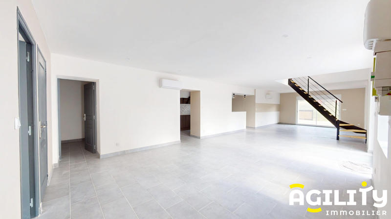 Maison - 181 m² - 6 pièces