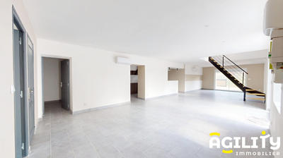 Maison - 181 m² - 6 pièces