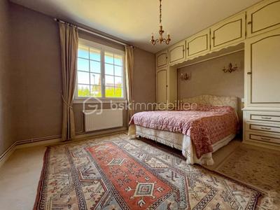 Maison - 166 m² - 7 pièces