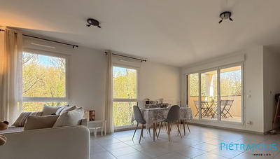 Appartement - 93 m² - 4 pièces