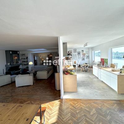 Maison - 410 m² - 12 pièces