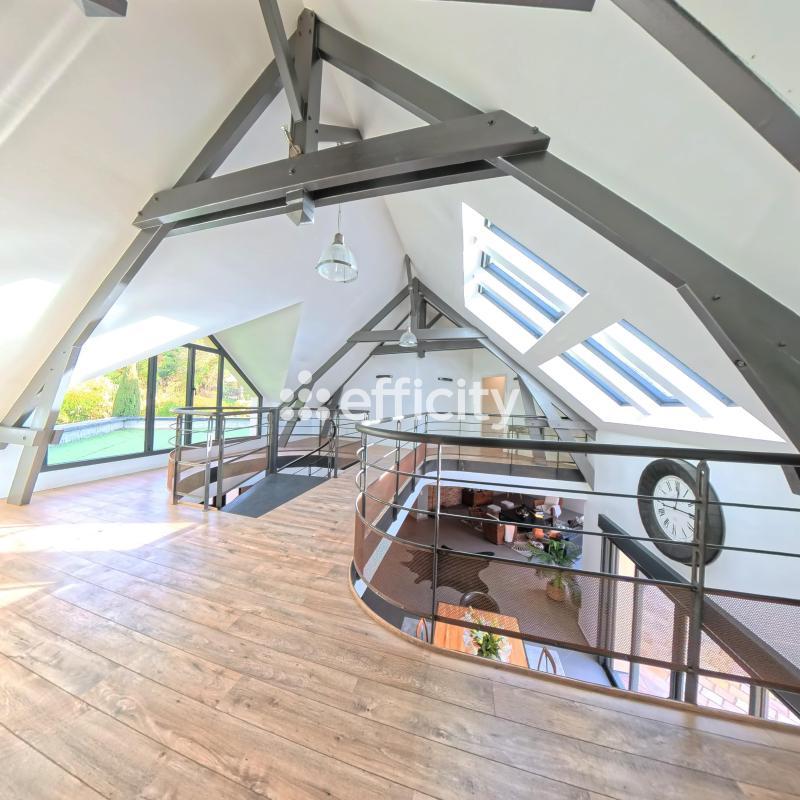 Maison - 335 m² - 9 pièces