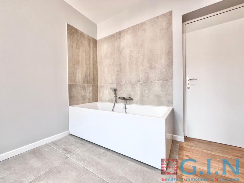 Appartement - 80 m² - 4 pièces