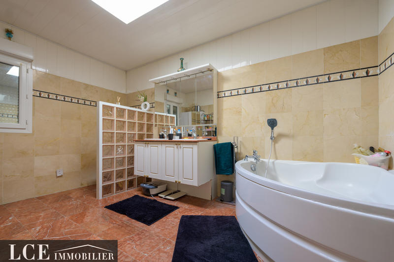 Maison - 139 m² - 6 pièces