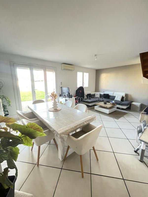 Maison - 92 m² - 5 pièces