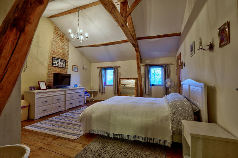 Maison - 234 m² - 7 pièces