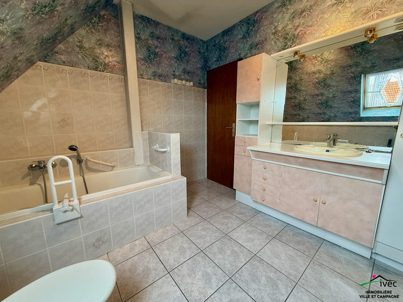 Maison - 93 m² - 5 pièces