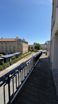 Appartement - 180 m² - 10 pièces