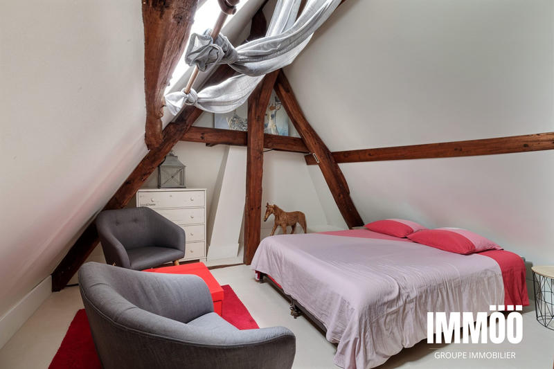 Maison - 268 m² - 12 pièces