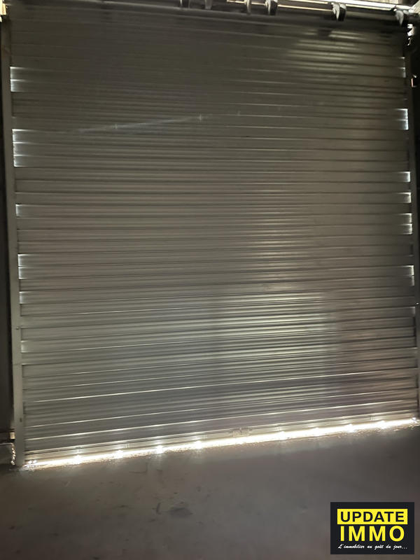 Entrepôt - 4 679 m²