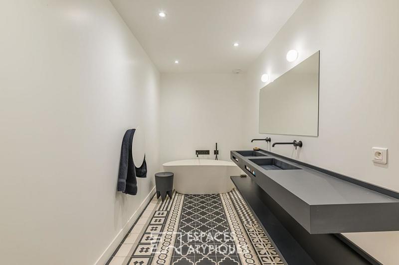 Maison - 260 m² - 7 pièces