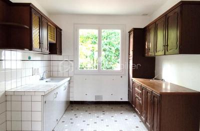 Maison traditionnelle - 88 m² - 4 pièces