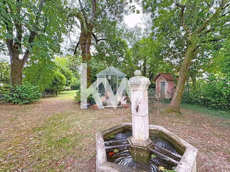 Maison - 205 m² - 7 pièces