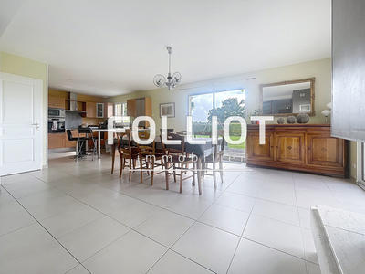 Maison - 188 m² - 9 pièces