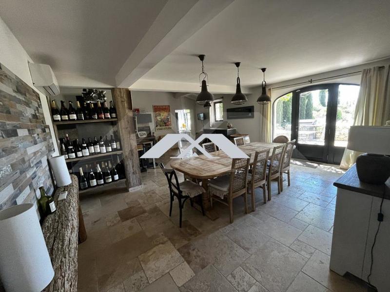 Maison - 280 m² - 7 pièces