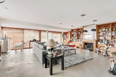 Maison - 236 m² - 6 pièces