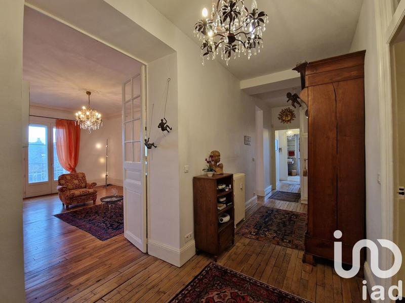 Appartement - 186 m² - 6 pièces