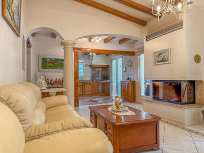 Maison - 220 m² - 8 pièces