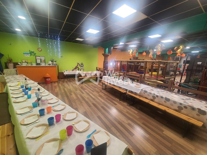 Local commercial - 626 m² - 3 pièces