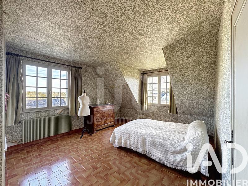 Maison - 239 m² - 9 pièces