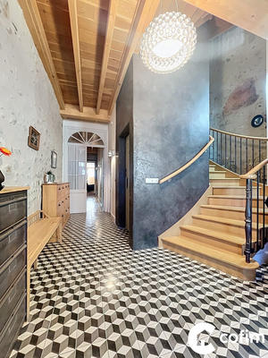 Maison - 240 m² - 5 pièces