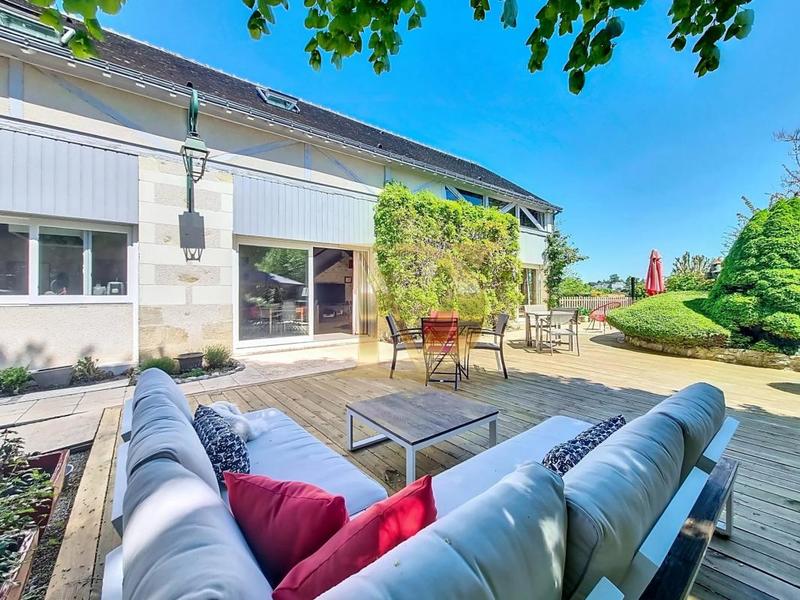 Propriété - 350 m² - 10 pièces