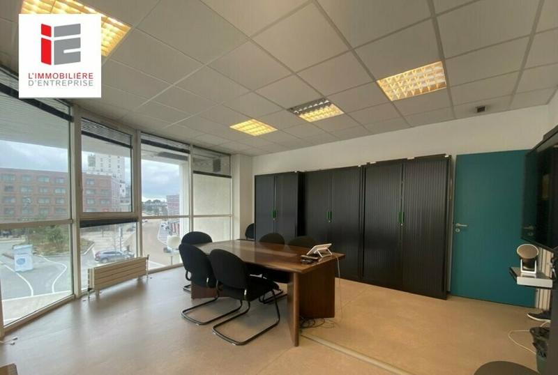 Bureau - 1 275 m²