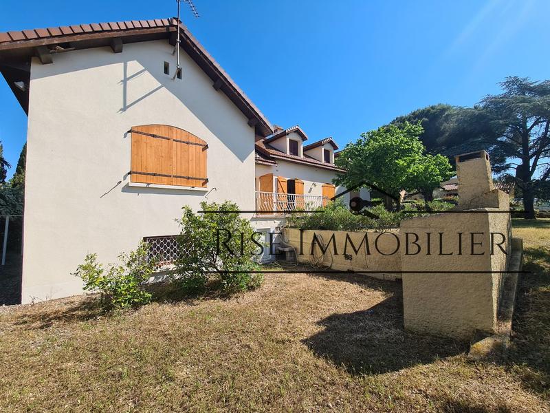 Villa - 245 m² - 9 pièces