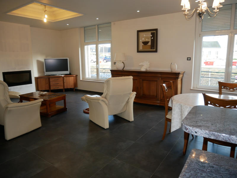 Maison - 244 m² - 10 pièces