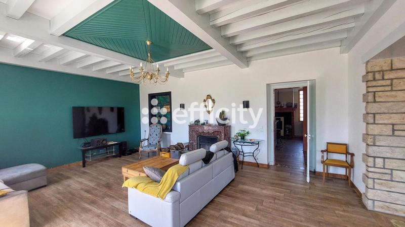 Demeure - 256 m² - 9 pièces