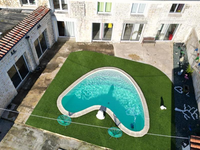 Maison - 371 m² - 11 pièces