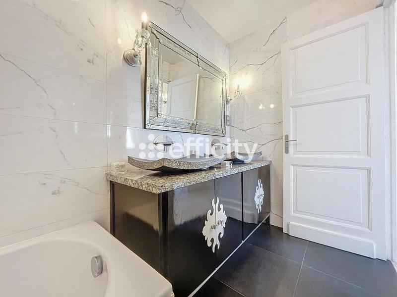 Appartement - 110 m² - 4 pièces