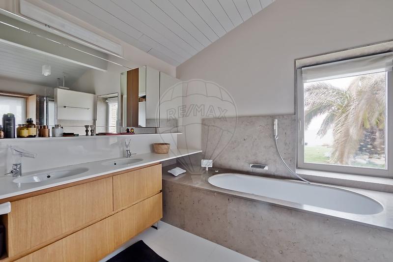 Propriété - 330 m² - 7 pièces