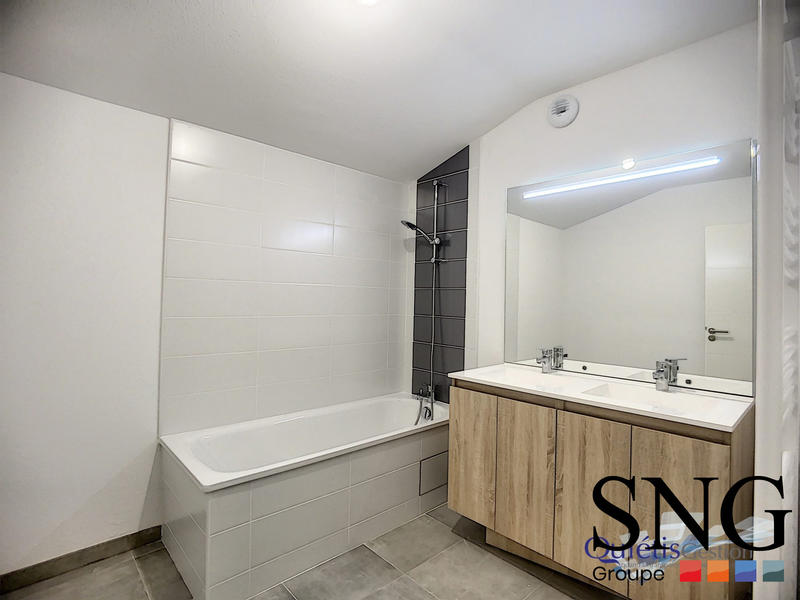 Appartement - 92 m² - 4 pièces