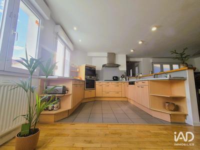 Maison - 204 m² - 6 pièces