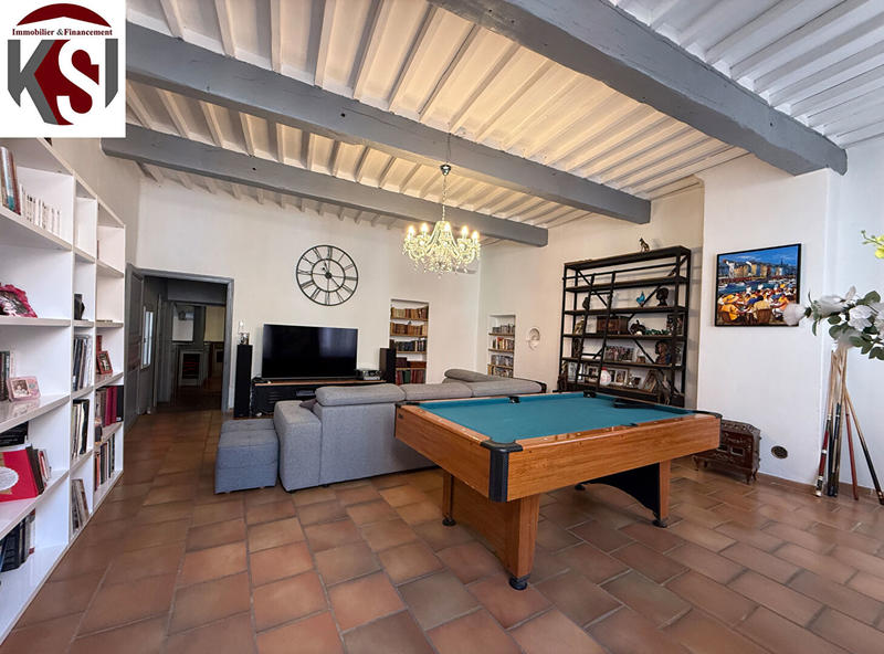 Maison - 214 m² - 6 pièces