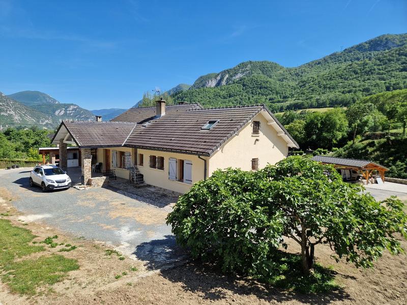 Maison - 340 m² - 12 pièces