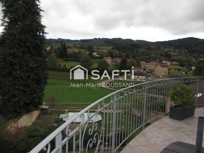 Maison de village - 270 m² - 9 pièces