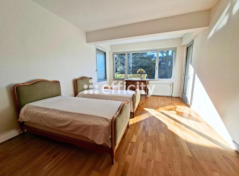 Maison - 181 m² - 7 pièces