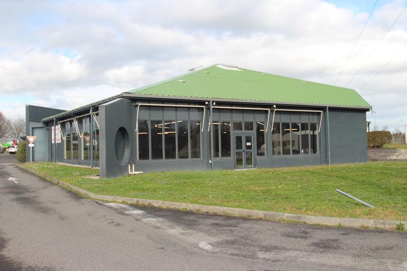 Local commercial - 1 100 m²