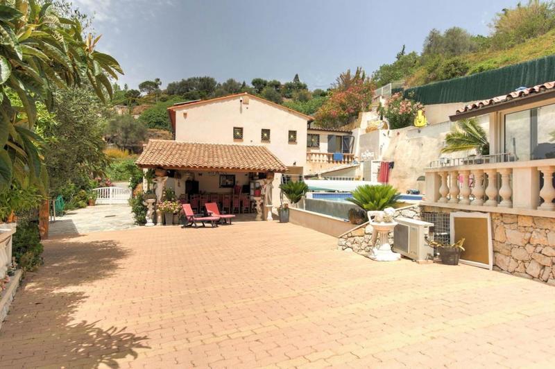 Maison - 131 m² - 5 pièces