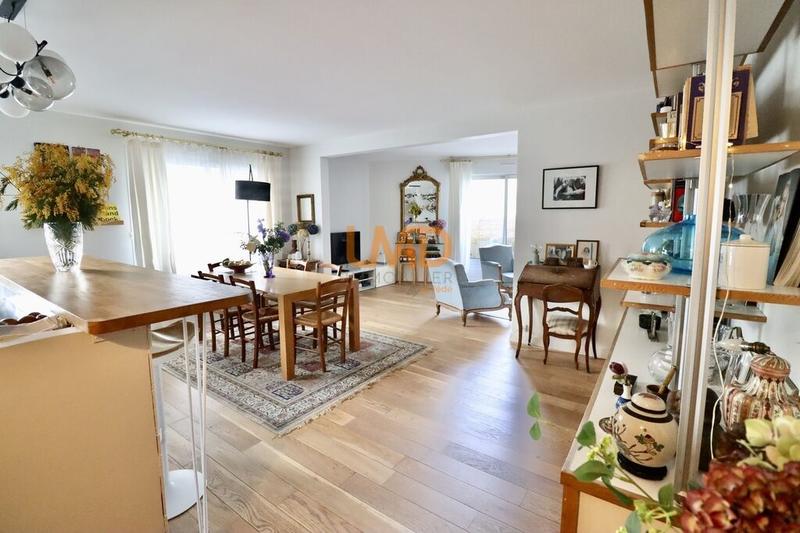 Appartement - 96 m² - 5 pièces